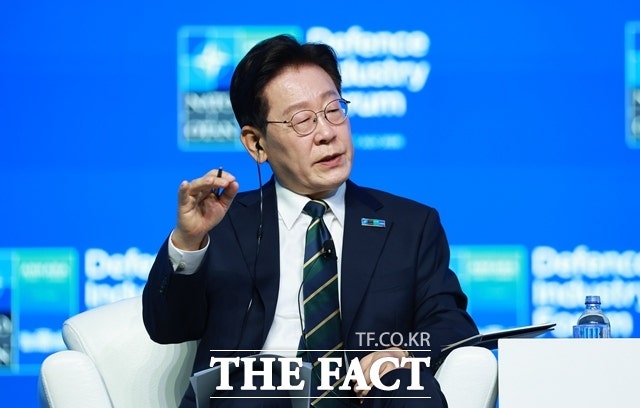 靑 "李, 캐나다 총리에 잠수함 사업자 선정 결과 사전설명 받아"