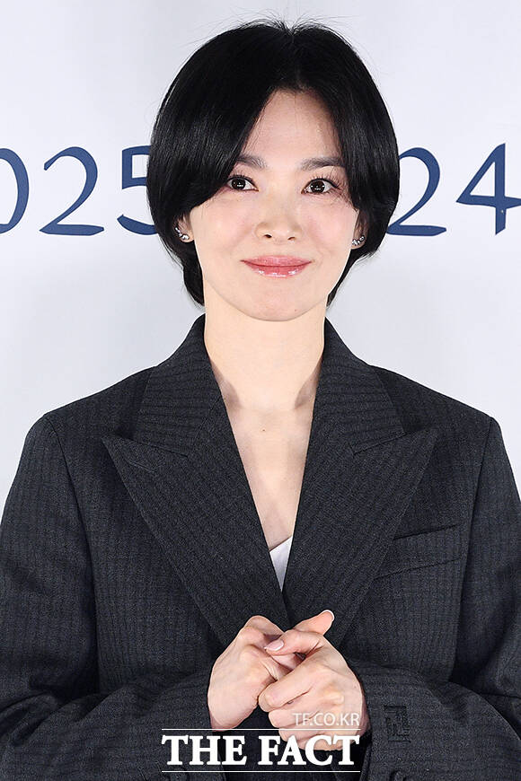 송혜교, 신생 소속사 이적 논의 중…"오랜 신뢰 바탕"