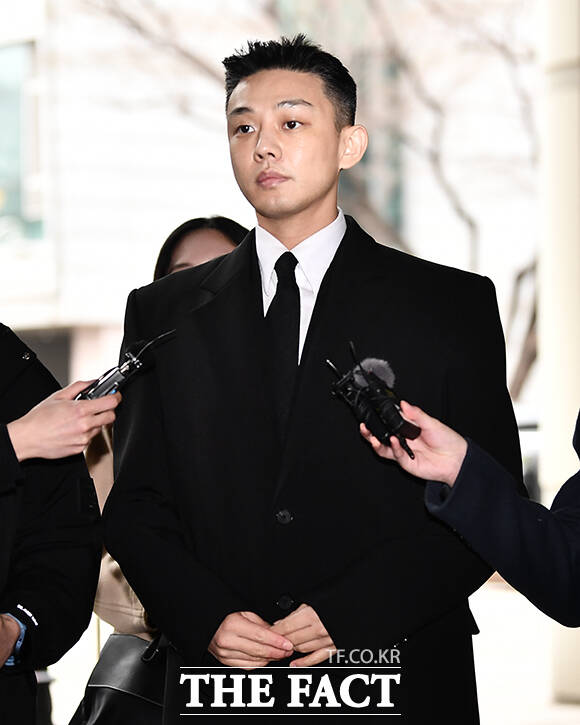 '마약 집행유예' 유아인, '<b>호프</b>' VIP 시사회서 포착