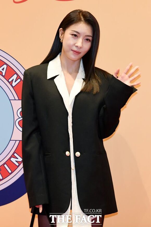 <b>하지원</b>, 한국 배우 최초 MLB <b>펜웨이</b> 파크 <b>시구</b>
