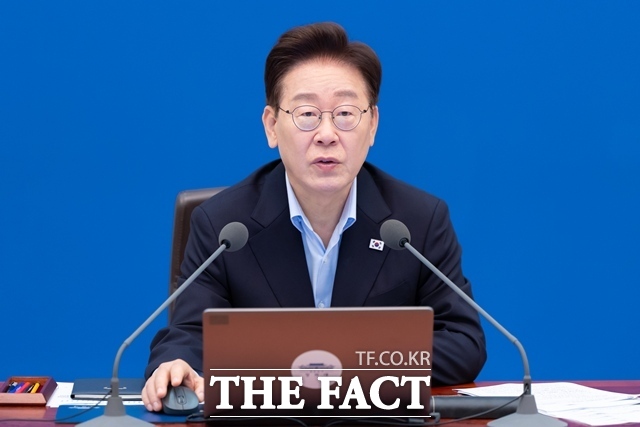 이재명 대통령은 23일 부동산 정책과 관련해 "금융은 반쯤은 공적인 것"이라며 금융의 역할을 강조했다. /청와대