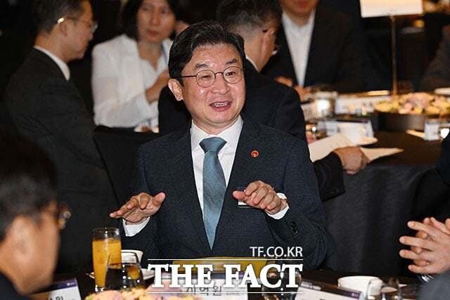 '레버리지 <b>ETF</b> 논란' 이억원 금융위원장 검찰 고발 당해
