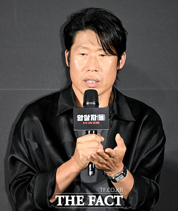 '왕사남' <b>유해진</b>, '<b>암살자</b>(들)'로 추석 정조준…"혈색 돌길 바라"