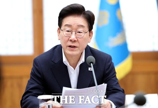 靑 "<b>메가특구특별법</b> 연내 제정 추진…광주 군공항 기능분산 2028년까지"