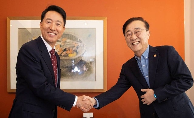 김윤덕-<b>오세훈</b>, 오늘 회동…<b>용산공원</b> 주택공급 갈등 풀리나