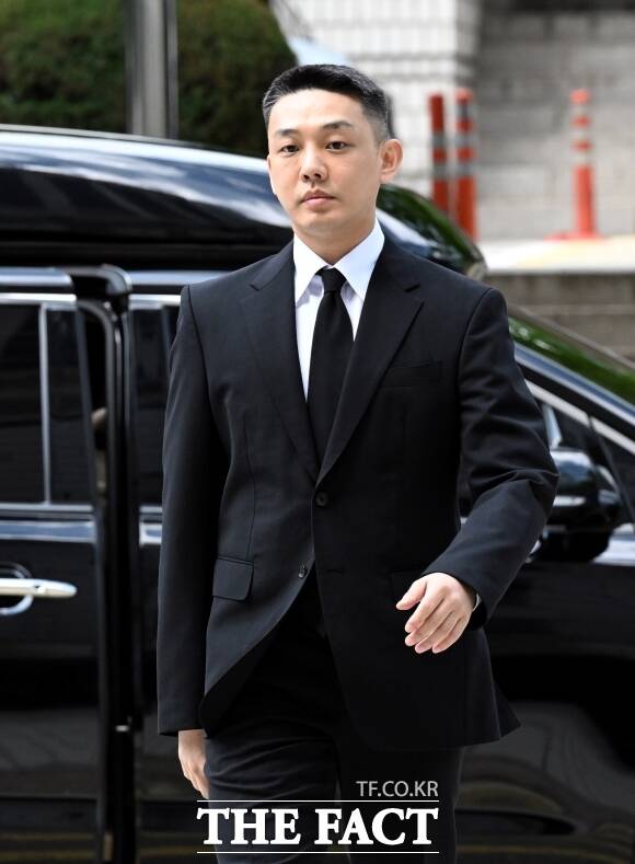 <b>유아인</b>, 빌리언스 <b>전속계약</b>…"진정성 있게 용서와 이해 구하겠다"