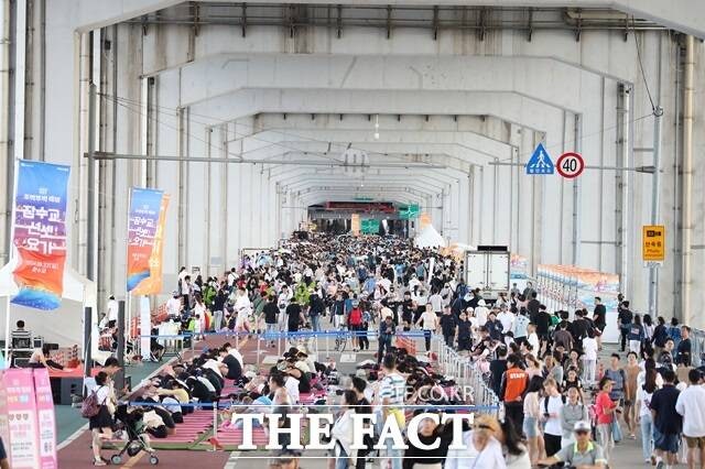 647만명 찾은 <b>잠수교</b>…가을 8주간 매주 다른 축제