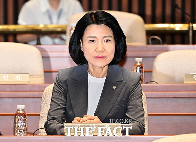 <b>이진숙 제명 촉구</b> 결의안, 與 주도 본회의 통과