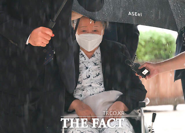 <b>한학자</b> 1심 징역 2년…'권성동 1억·김건희 샤넬가방' 모두 유죄