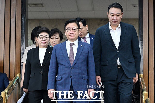 정점식 "李 대통령 레임덕 본격화…재판 즉각 속개해야"
