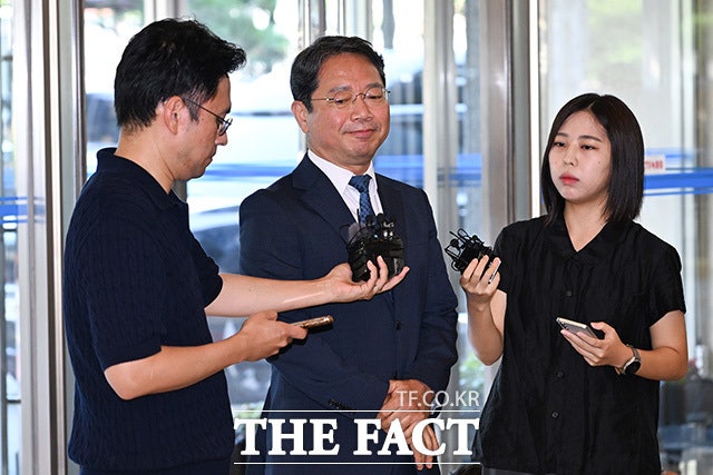 [속보] 김승원 법무장관 후보 "<b>한동훈 청문회</b> 나와 발언 책임져야"