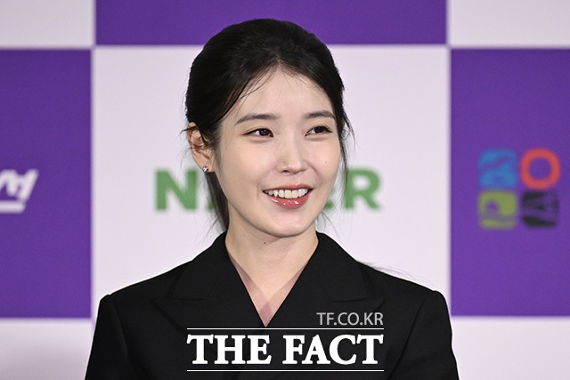 <b>아이유</b>, '<b>이 별로부터</b>' 1위 직행…여전한 '음원 파워'