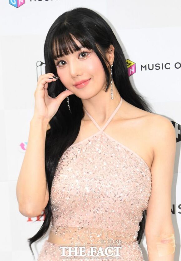 <b>권은비</b>, 이동 중 <b>차량 접촉사고</b>…"안정 취하는 중"