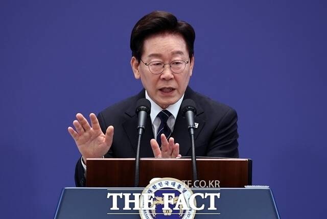 李, <b>한미 외교</b>담판 직전 "전쟁 파병 없다…대미투자는 국익 우선"