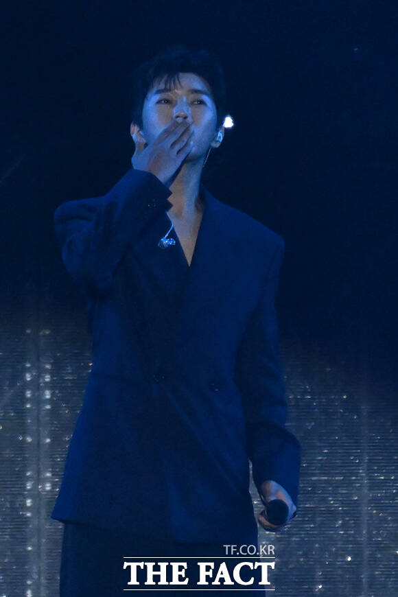 [2026 <b>TMA</b>] 임영웅, 영웅시대 향한 손키스
