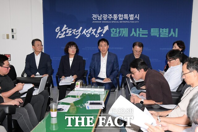 관련 사진