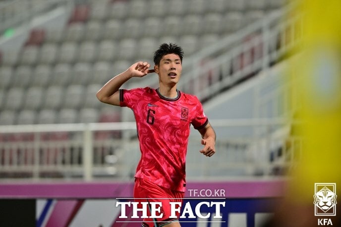 [아시안게임] <b>이영준 헤더 선제골</b> '폭발', 전반 15분 한국 1-0 베트남