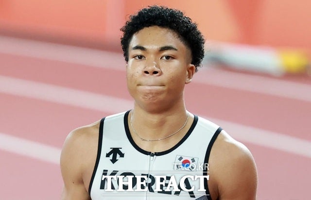 [아시안게임] <b>남자 400m 계주</b>, 배턴 실수로 <b>실격</b> 탈락…결선 좌절