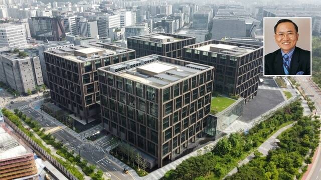 이랜드그룹은 국내 재계 순위 50위로 대기업집단에 속했으나,<a href=