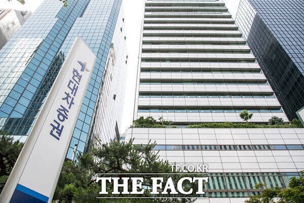 금리 상승세가 이어지는 가운데 현대차증권의 채권운용과 부동산 프로젝트파이낸싱(PF) 부담이 커지고 있다./더팩트 DB