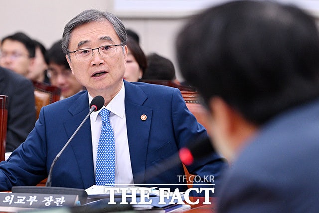 [속보] <b>박기창</b> 주우크라이나 한국 <b>대사 귀국</b>