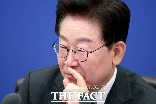 이재명 정부가 전월세시장 안정을 위해 내년 말까지 수도권에 공적주택 약 10만호의 입주를 추진한다. /청와대통신사진기자단·뉴시스