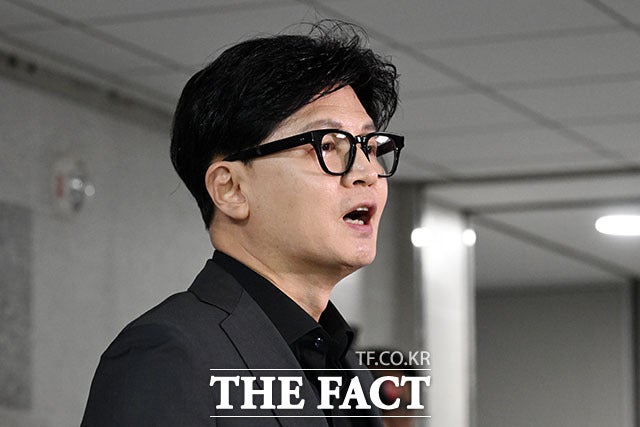 <b>민주당</b> "한동훈 딸 표창장, 대학 입학에 썼나"…경찰 <b>재수사 촉구</b>