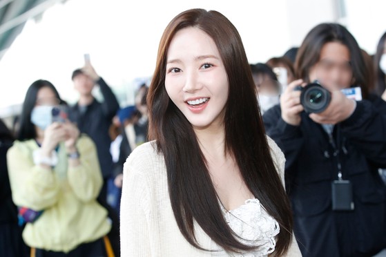 Actor Park Min-young is born in the year of the Tiger. On Friday her wisdom will guide her to the right choices. [NEWS1]