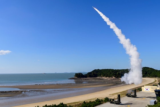 Korea's Patriot-tier missile shield draws interest from Switzerland, Indonesia, but production capacity in doubt