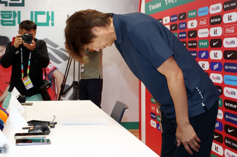Hong Myung-bo resigns as Korea coach after leading the team to defeat at World Cup