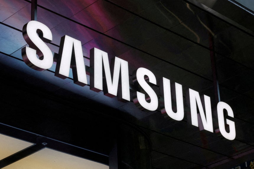 The logo of Samsung Electronics is seen at the company's store in Seoul on April 15, 2025. REUTERS/YONHAP