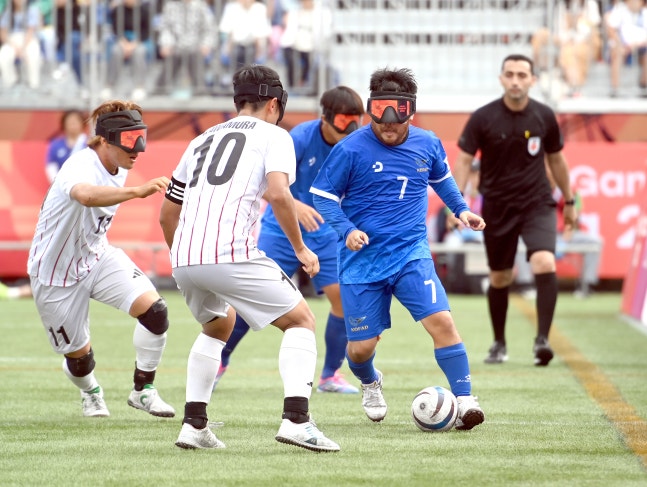 Korea and Japan face off in a blind football match at the Aichi-Nagoya 2026 Asian Para Games on Oct. 19. JOINT PRESS CORPS