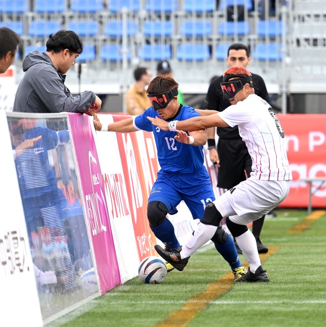 Korea and Japan face off in a blind football match at the Aichi-Nagoya 2026 Asian Para Games on Oct. 19. JOINT PRESS CORPS