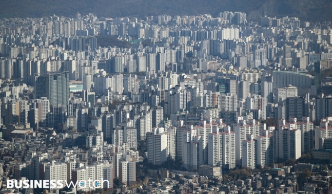 또 불거진 미분양 매입 논란…비판 여론만