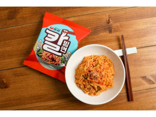 농심이 2020년 출시했다가 2021년 단종한 칼빔면./사진제공=농심