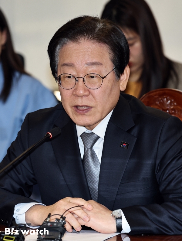 지난 1월 서울 중구 명동 은행연합회관에서 열린 '민생 경제 회복을 위한 더불어민주당-은행권 현장간담회'에서 더불어민주당 이재명 대표가 모두발언을 하고 있다.2025.1.20 사진공동취재단
