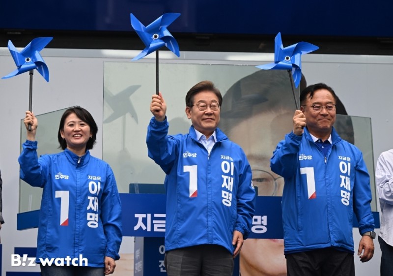 사전투표 첫날, '코스피5000' 재차 강조한 이재명…민주당도 <b>증권가</b> 찾...