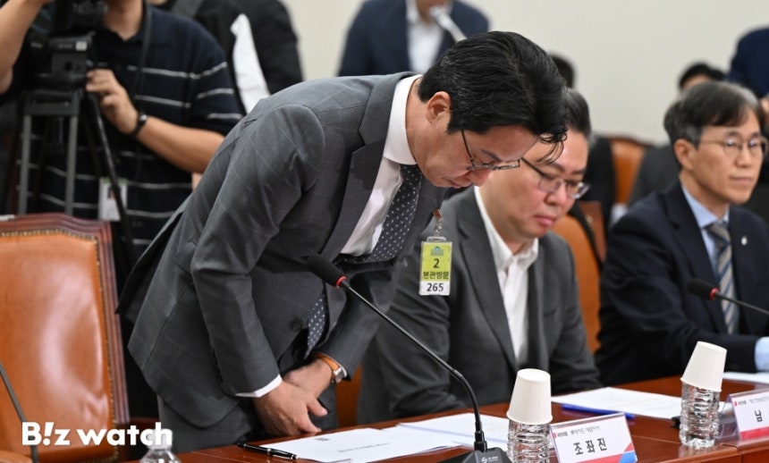 조좌진 롯데카드 대표이사가 23일 오전 서울 여의도 국회에서 열린 '국민의힘 정무위원회, 롯데카드 개인정보 유출사태 피해자 보호 방안 및 재발방지 대책 간담회'에 참석하고 있다./