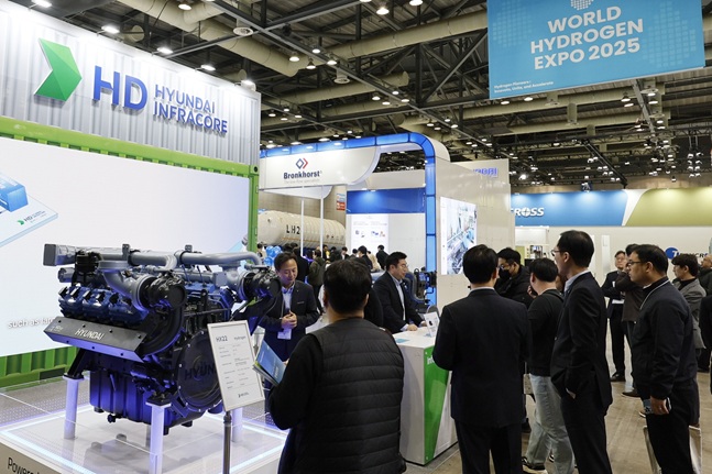 WHE 2025 베스트 프로덕트 미디어 어워드에서 베스트 픽에 선정된 HD현대인프라코어 부스./사진=한국자동차기자협회
