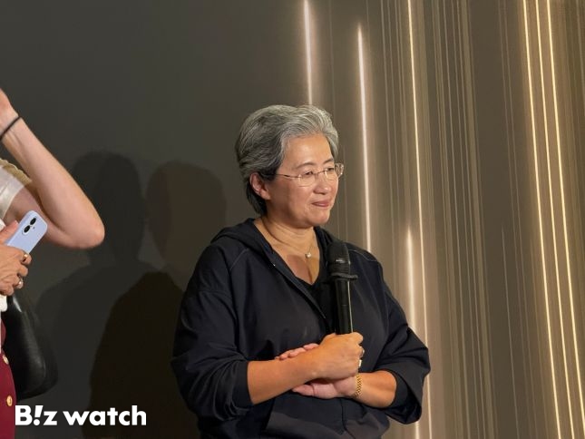 리사 수 AMD 회장 겸 최고경영자(CEO)가 지난 7일 용산 드래곤시티호텔에서 열린 'AMD 게이머 데이' 직후 진행된 미디어 간담회에서 기자들의 질문에 대답하고 있다./사진=왕보경 기자 @king