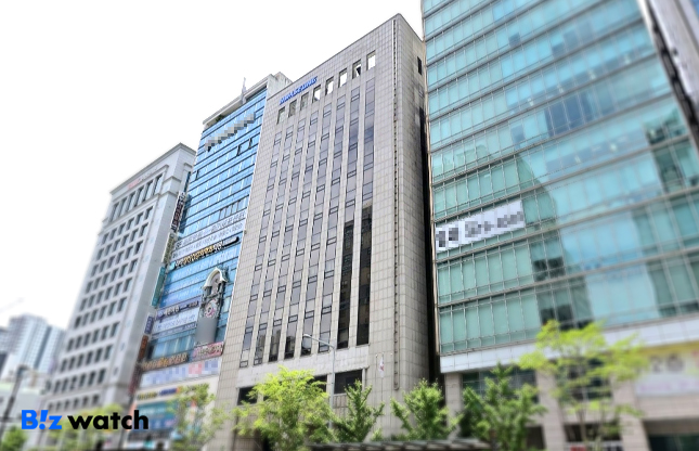 부산광역시 연제구 연산동 소재 화승(和承)그룹 사옥 장천빌딩.