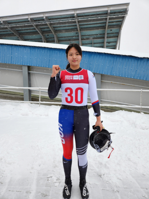 [강원2024 현장] '한국 <b>루지</b> 미래' <b>김소윤</b> "제가 자랑스러워요"… 9위로 마무...