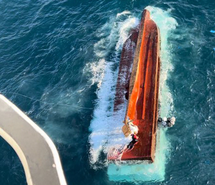 [속보] 통영 욕지도 해역서 어선 전복 9명 실종… 尹 인명 구조 최선을 긴급 지시