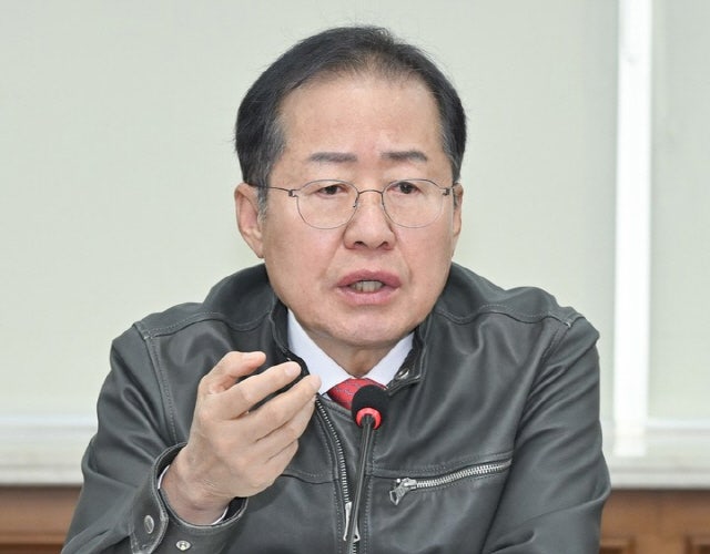 홍준표 "尹정부에 협조 해야 나라 안정"… <b>김경율</b> "홍, <b>한동훈</b> 대권 경쟁자로...
