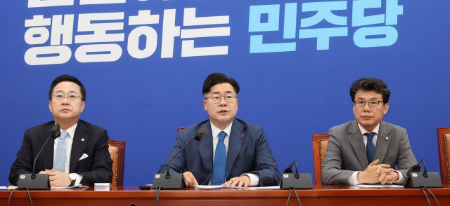 <b>박찬대</b> "양곡법·민주유공자법 등 7개 <b>민생법안</b> 본회의서 처리해야"