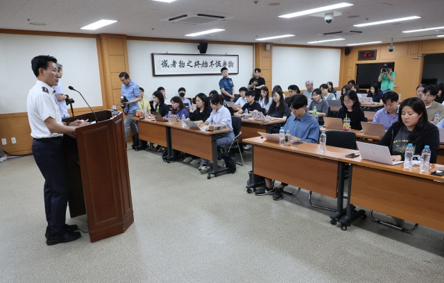 [속보] 경찰 "시청역 사고 부상 1명 추가 파악…<b>스키드마크</b> 확인"