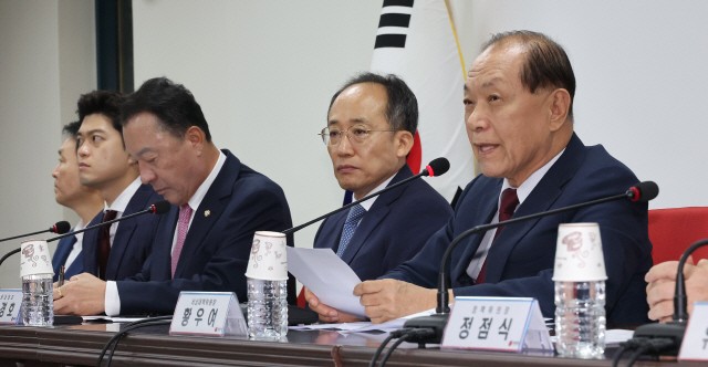 <b>황우여</b> "윤 대통령 <b>탄핵</b>청문회는 위헌·위법…권한쟁의심판 대상"