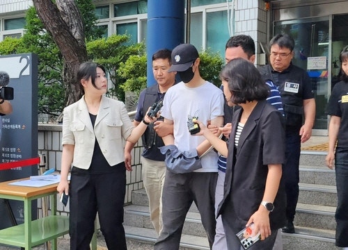 5살 아동 <b>심정지</b> 빠뜨린 <b>태권도</b> 관장, 영장심사서 '묵묵부답'