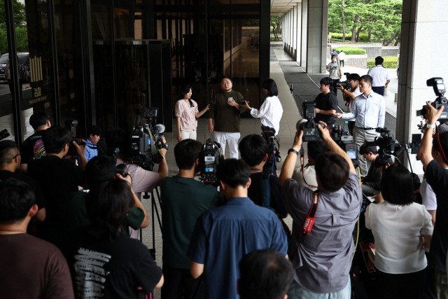 검찰, '<b>쯔양</b> 공갈' 혐의 변호사 사전<b>구속영장</b> 청구