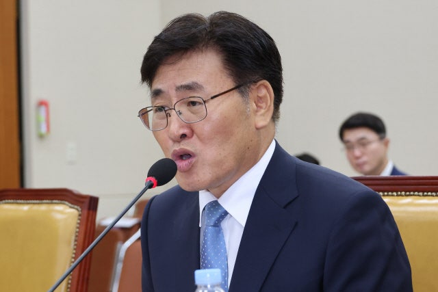 <b>유상임</b> <b>장관 후보자</b>, "자녀 위장전입 지적 송구" 사과